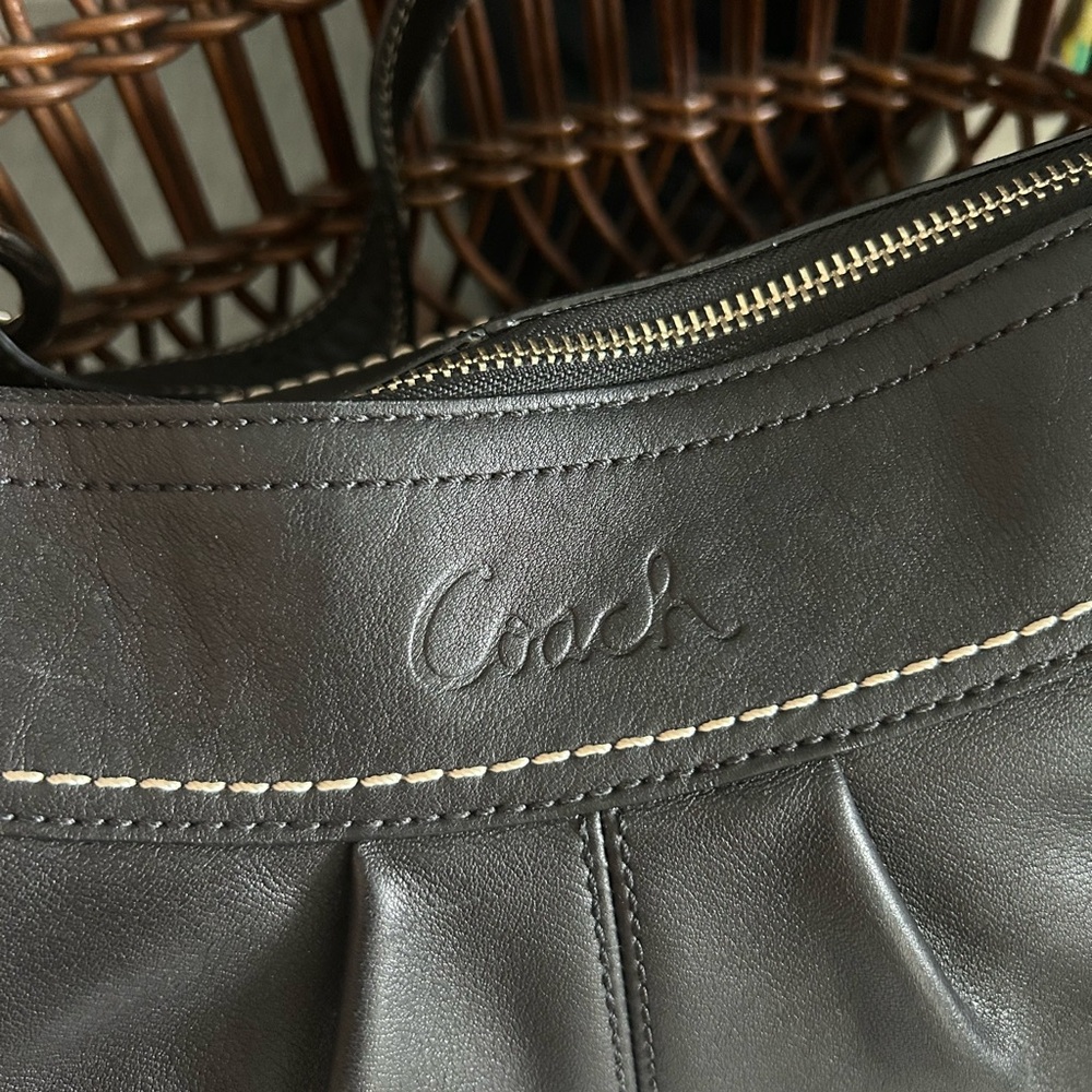 Coach SoHo Black Leather Shoulder Bag EUC - Picture 7 of 11